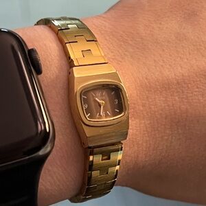 Vintage 1977 Bulova N7 ladies manual winding watch